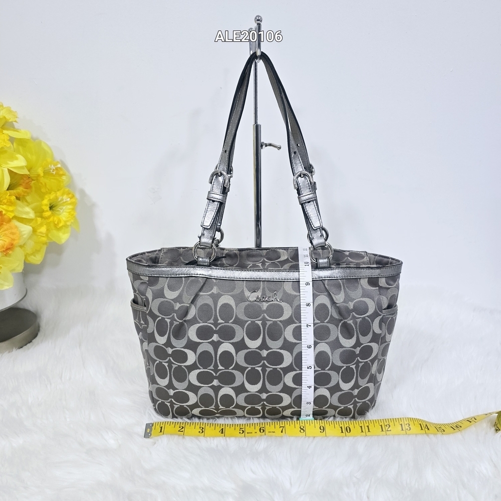 Coach Gallery East West tote bag with signature monogram print in gray and silve - Picture 4 of 16